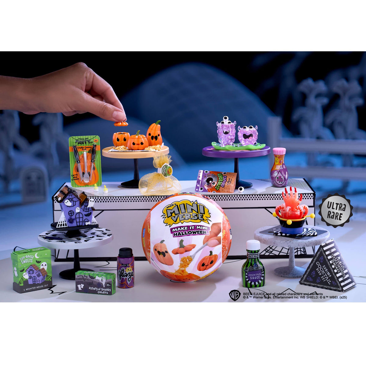 MGA's Miniverse Make It Mini Halloween 2025 Beetlejuice™ Mini Collectibles – 3 Pack