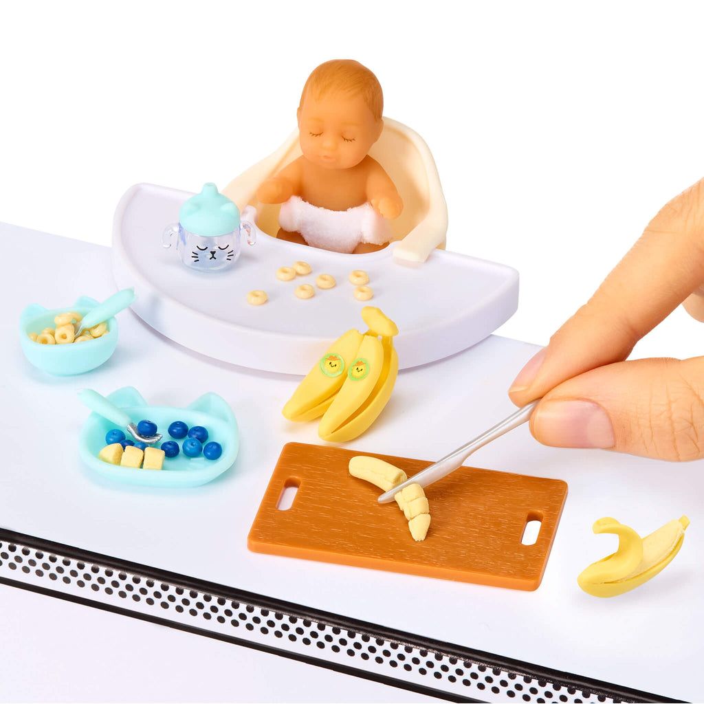 MGA's Miniverse Make It Mini Real Baby Make It Mini Baby Food Mini Collectibles